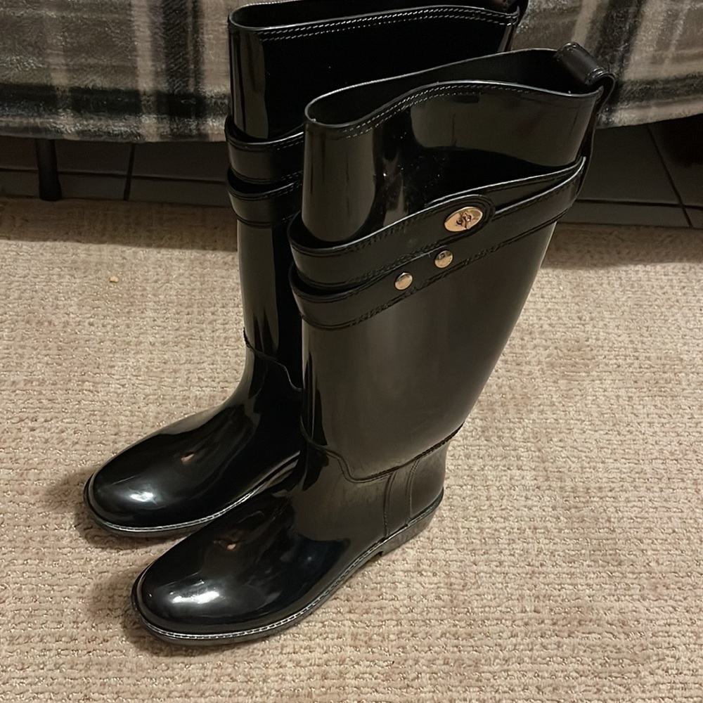 Coach black boots size 7 // worn a few times